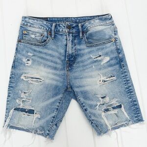 American Eagle Outfitters men’s distressed tattered light wash denim shorts 28